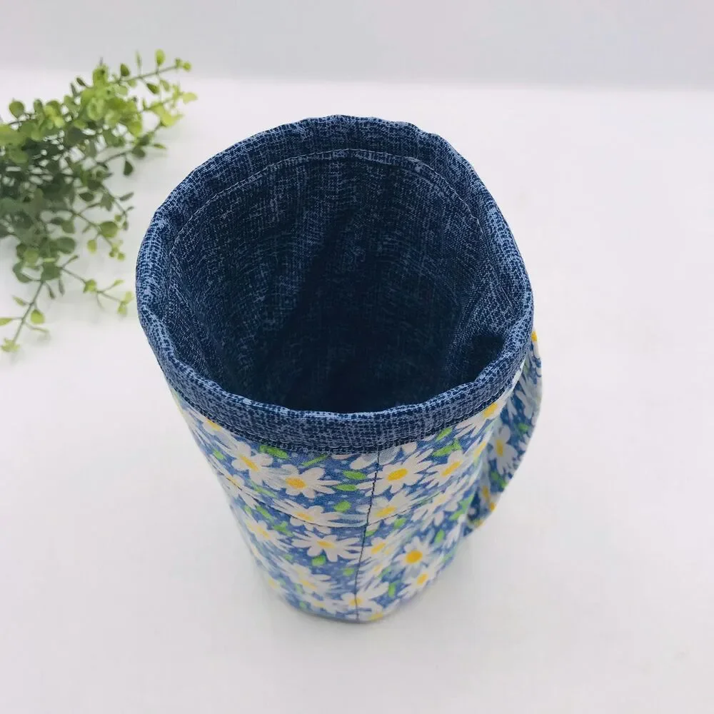 Drink Coozie w Handle Hot or Iced Drinks Cozy Insulated Cottage Blue Daisy